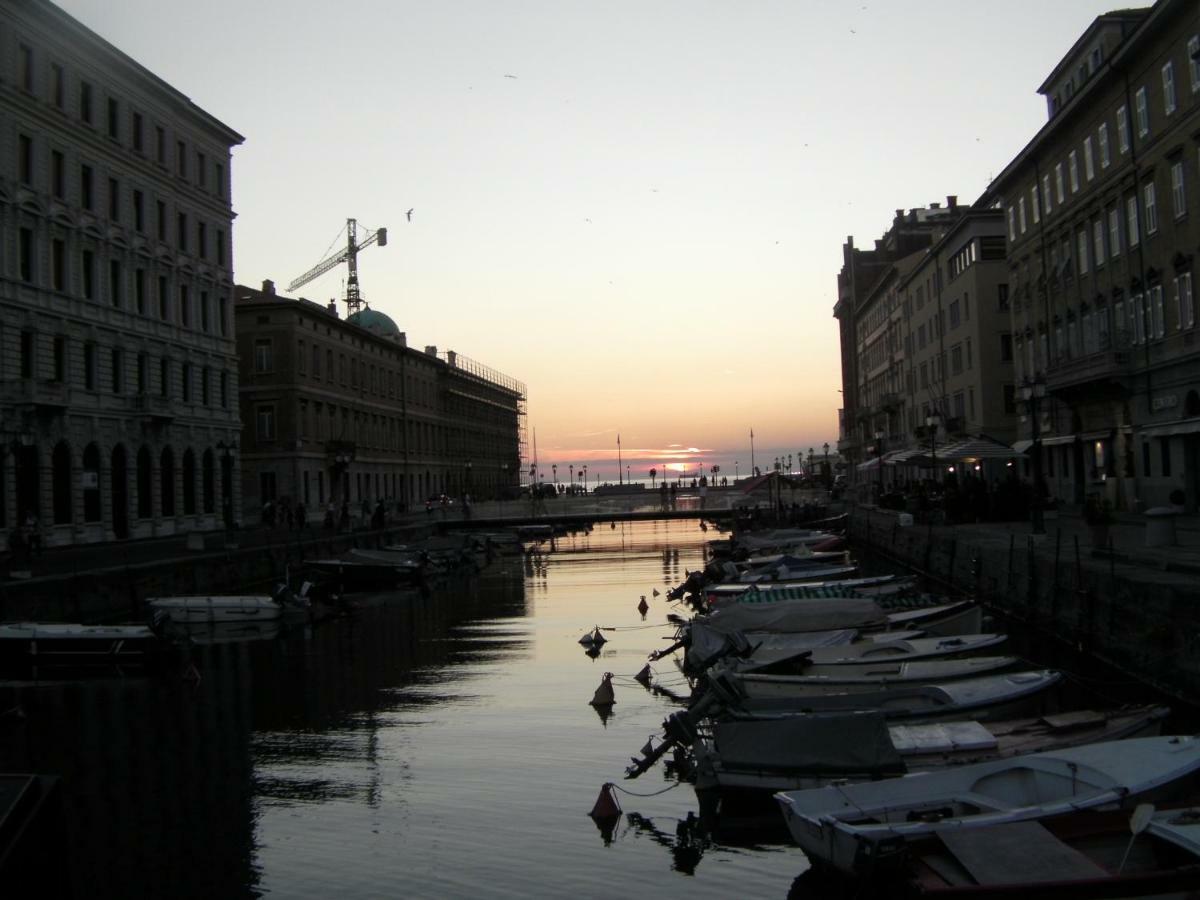 Happy Holidays Welcome Trieste Exterior photo